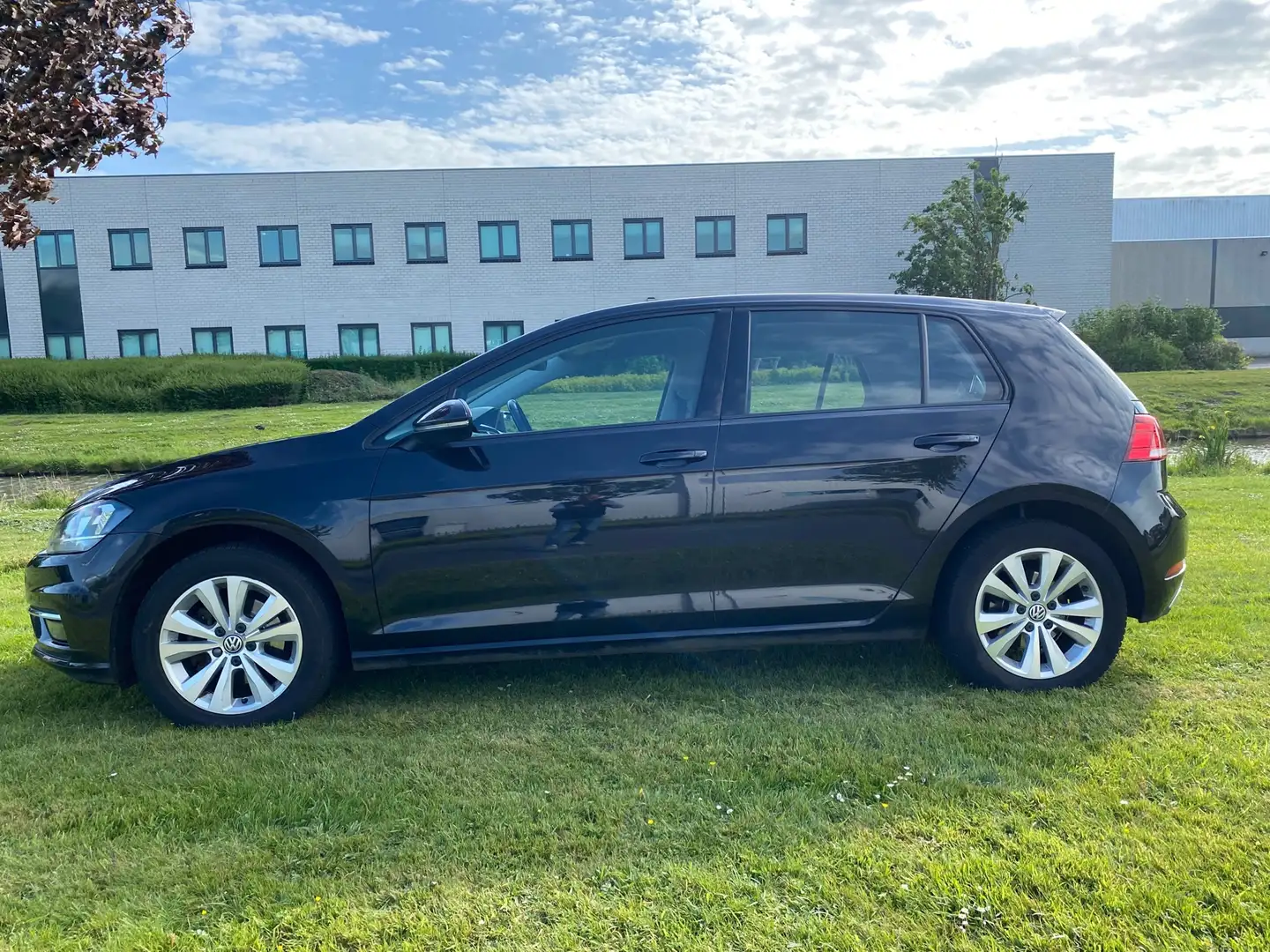 Volkswagen Golf 2017 *1.6 TDI Comfortline * LED * LMV * NAVI * PDC Zwart - 2