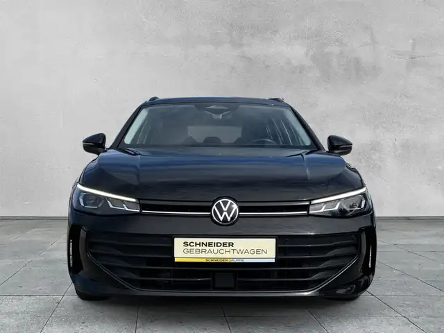 Volkswagen Passat view 8