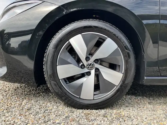 Volkswagen Passat view 13