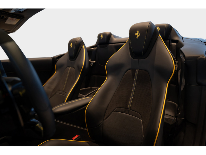 Ferrari Roma Spider SHZ LEDER KAMERA NAVI ACC 360° — photo 15