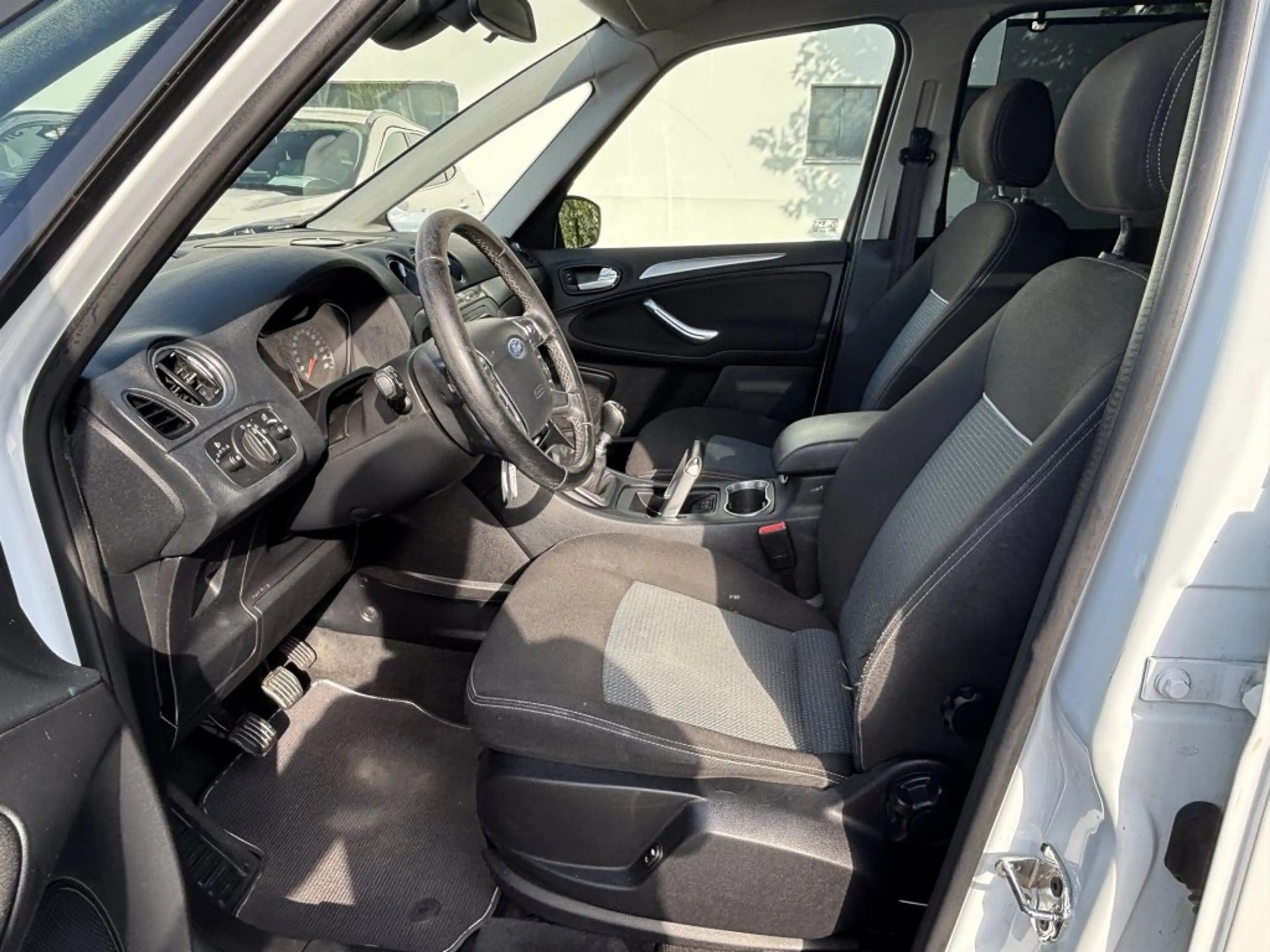 Ford Galaxy 2.0TDCI14 BUSIN.PLU GROSSRAUM — photo 10