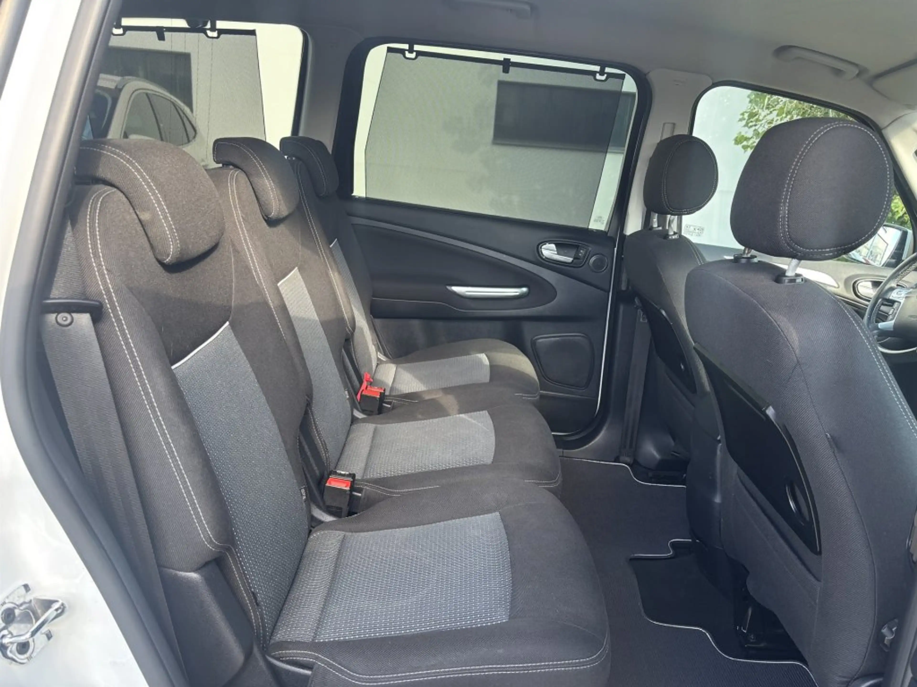Ford Galaxy 2.0TDCI14 BUSIN.PLU GROSSRAUM — photo 7