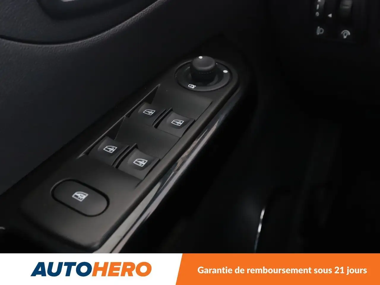 Renault Captur — photo 26