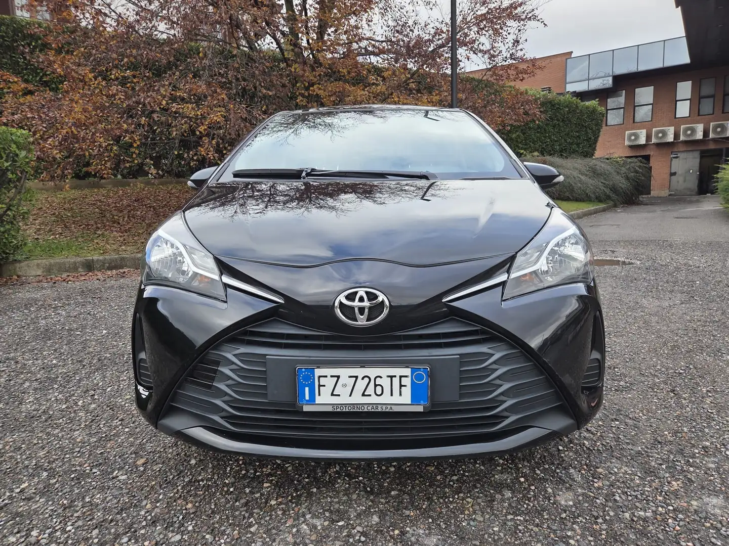 Toyota Yaris Yaris III 2017 5p 1.0 Cool my18 Nero - 2