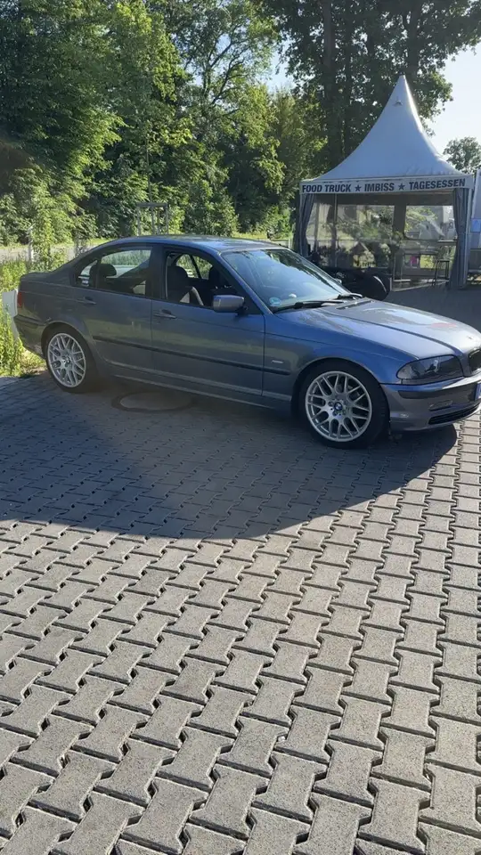 BMW 320i, foto 3