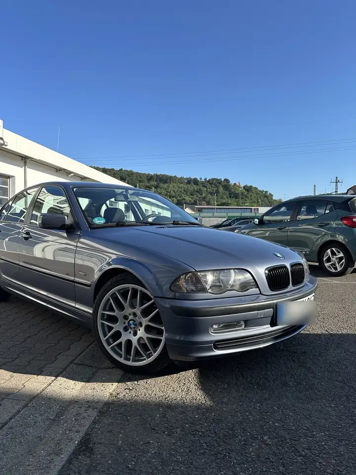 BMW 320i, foto 4
