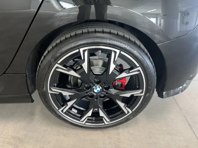 BMW 1 Series view 13