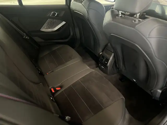 BMW 1 Series view 8