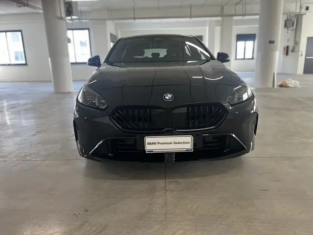 BMW 1 Series view 3