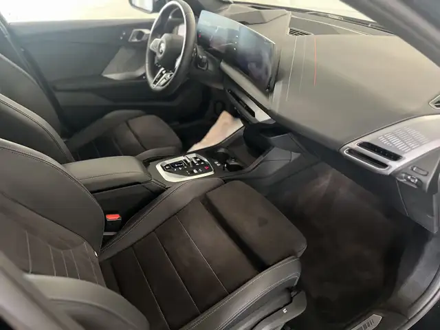 BMW 1 Series view 9