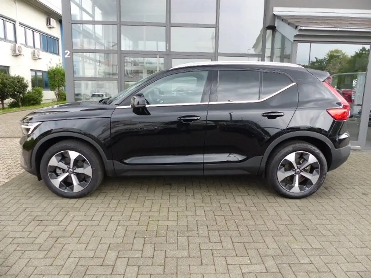 Volvo XC40 Plus Bright B3 Aut.*GOOGLE*LEDER*19"LED*CAM*ACC-T* Schwarz - 2
