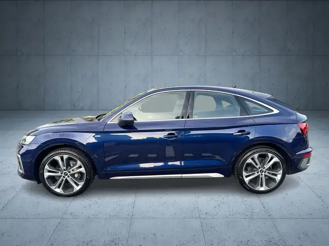 Audi Q5 view 2