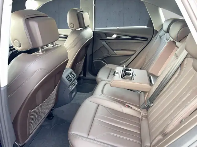 Audi Q5 view 12