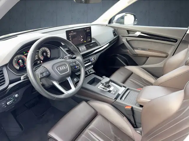 Audi Q5 view 9