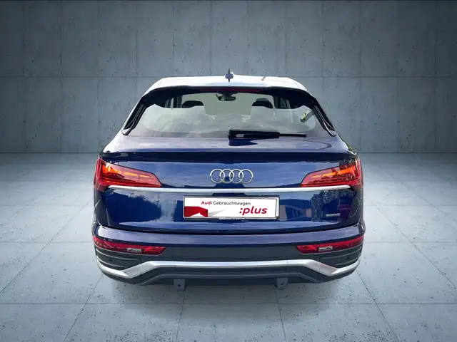 Audi Q5 view 4
