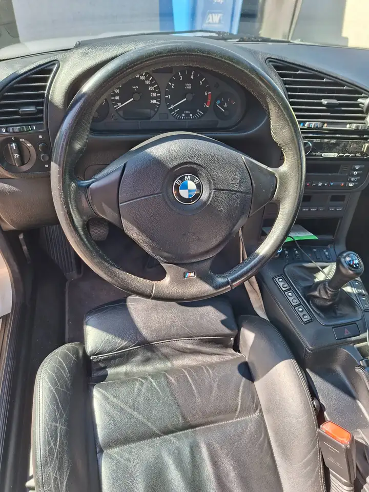 BMW 318i Exclusiv Edition, foto 3