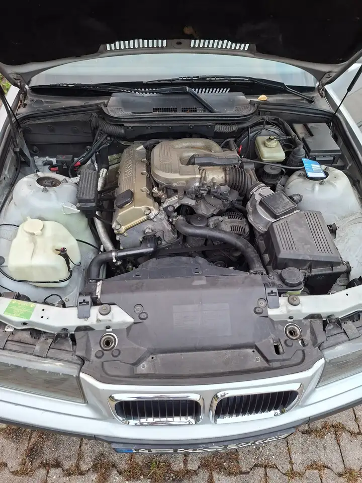 BMW 318i Exclusiv Edition, foto 9