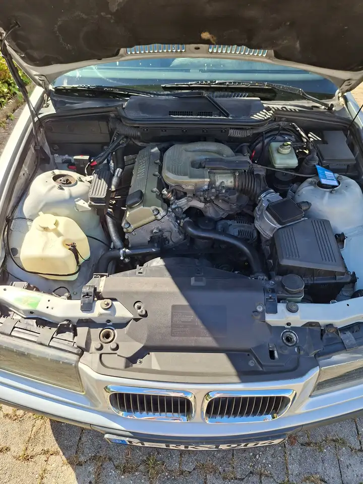 BMW 318i Exclusiv Edition, foto 8
