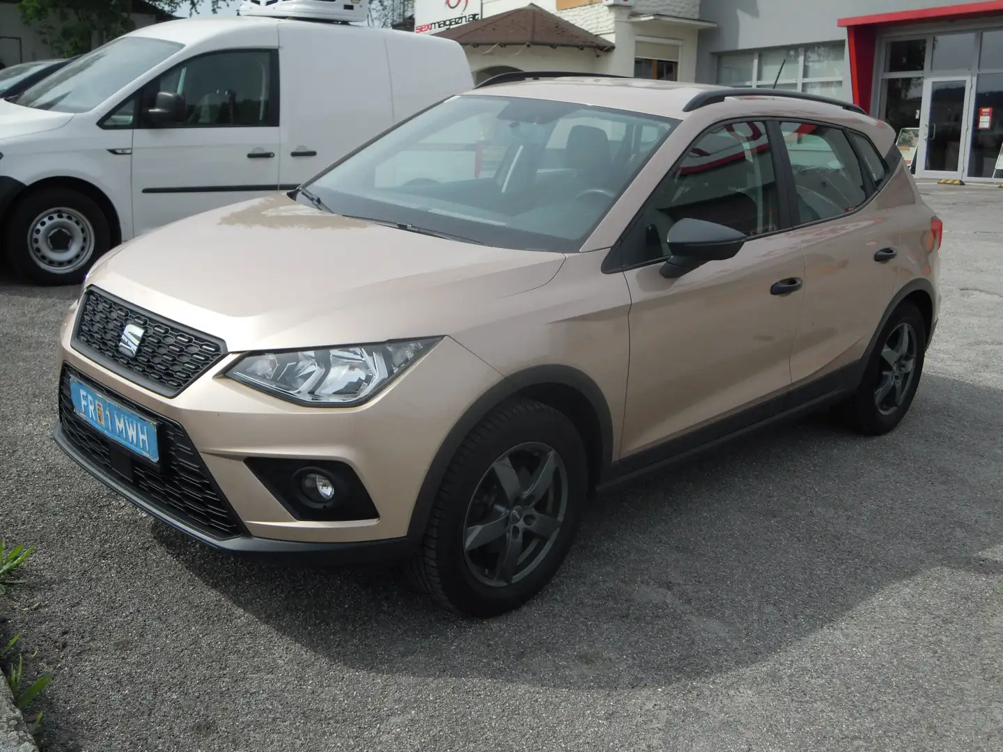 SEAT Arona 1,0 TSI   Alu Tempomat Pdc Alu Bronze - 1