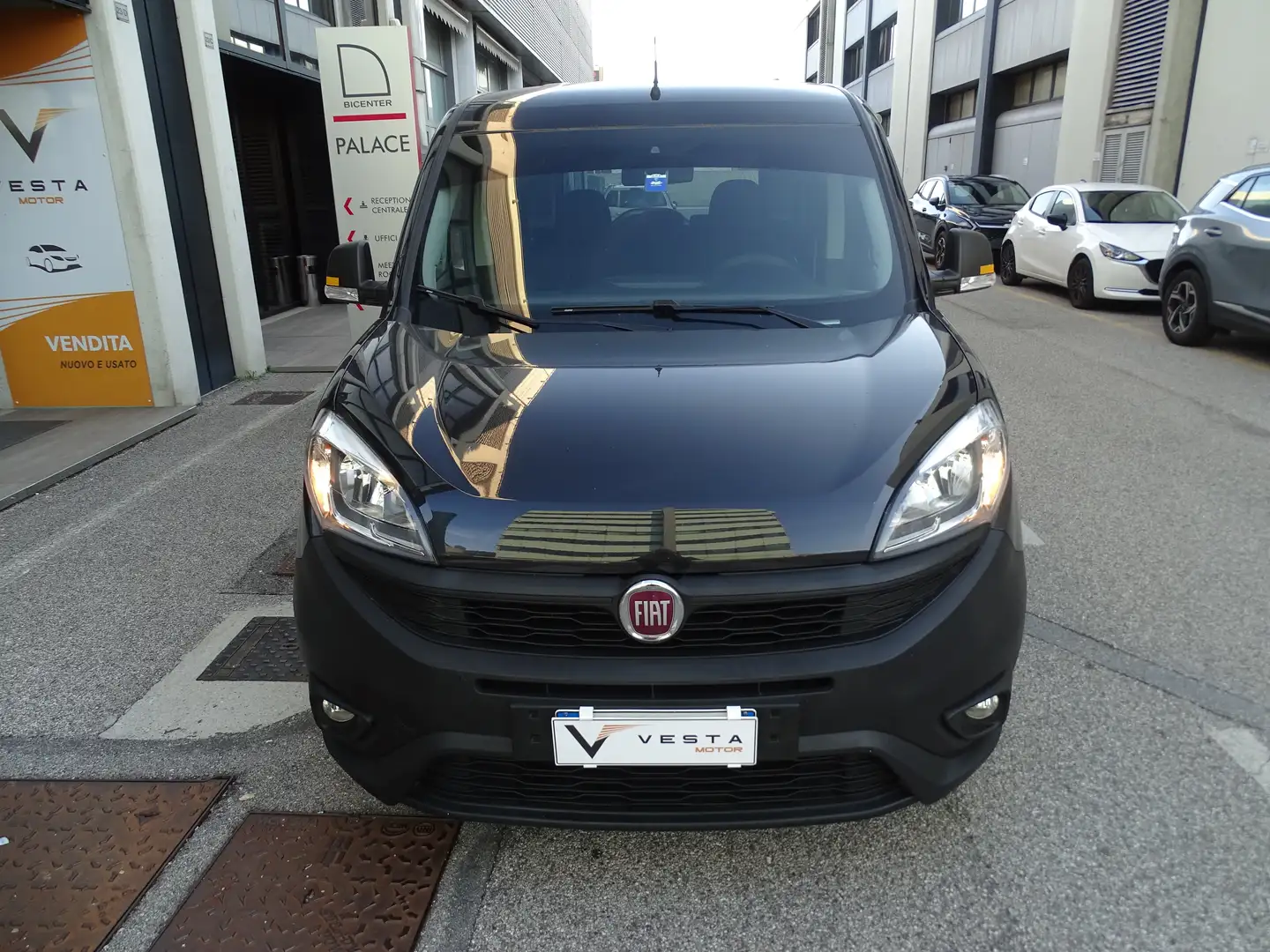 Fiat Doblo Doblo II 2015 1.6 mjt 16v Lounge 95cv NO AUTOCARRO Schwarz - 2