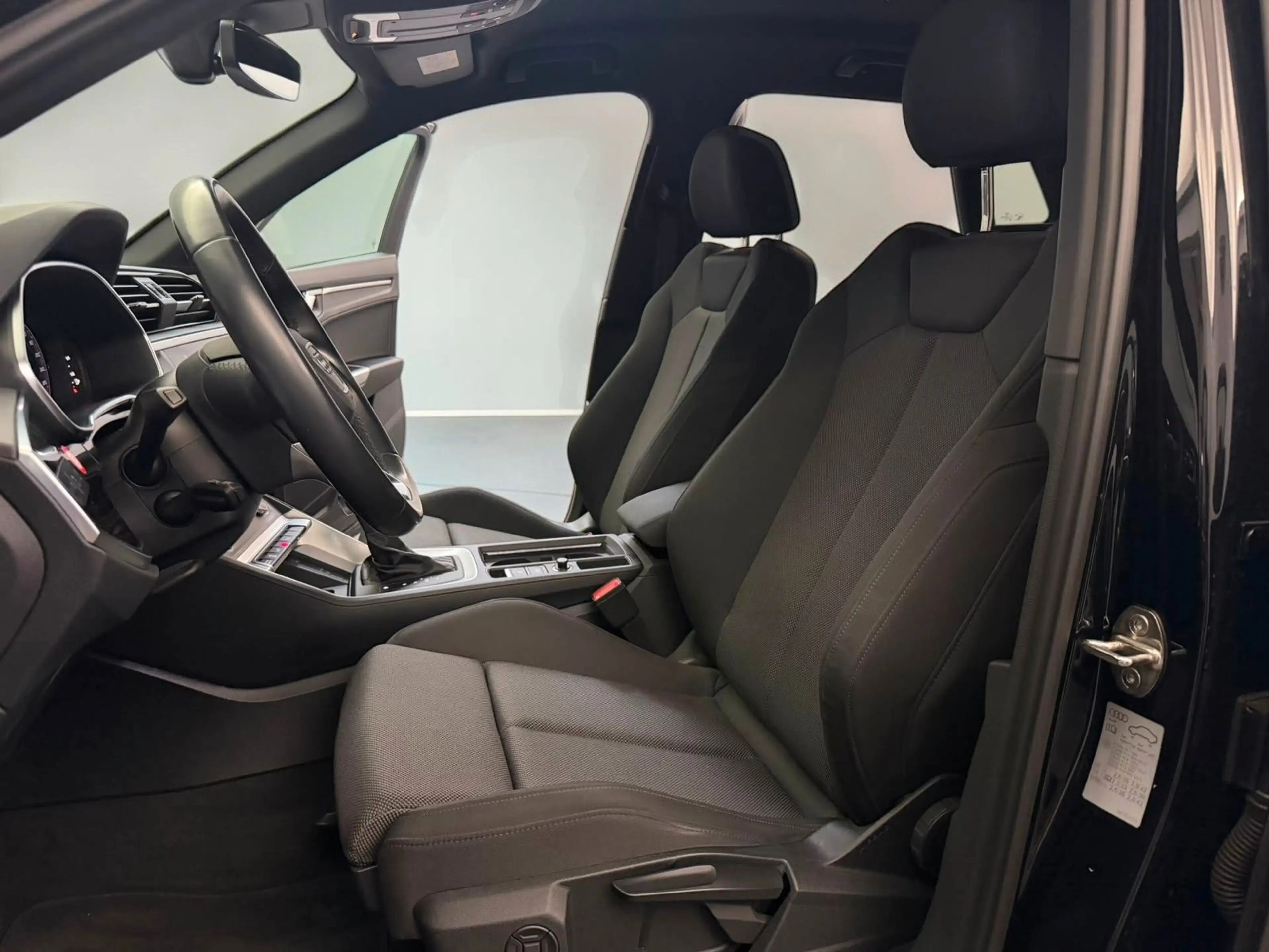 Audi Q3 45 TFSI e S-Line*AHK*MOD 2024*ACC*KAMERA — photo 11