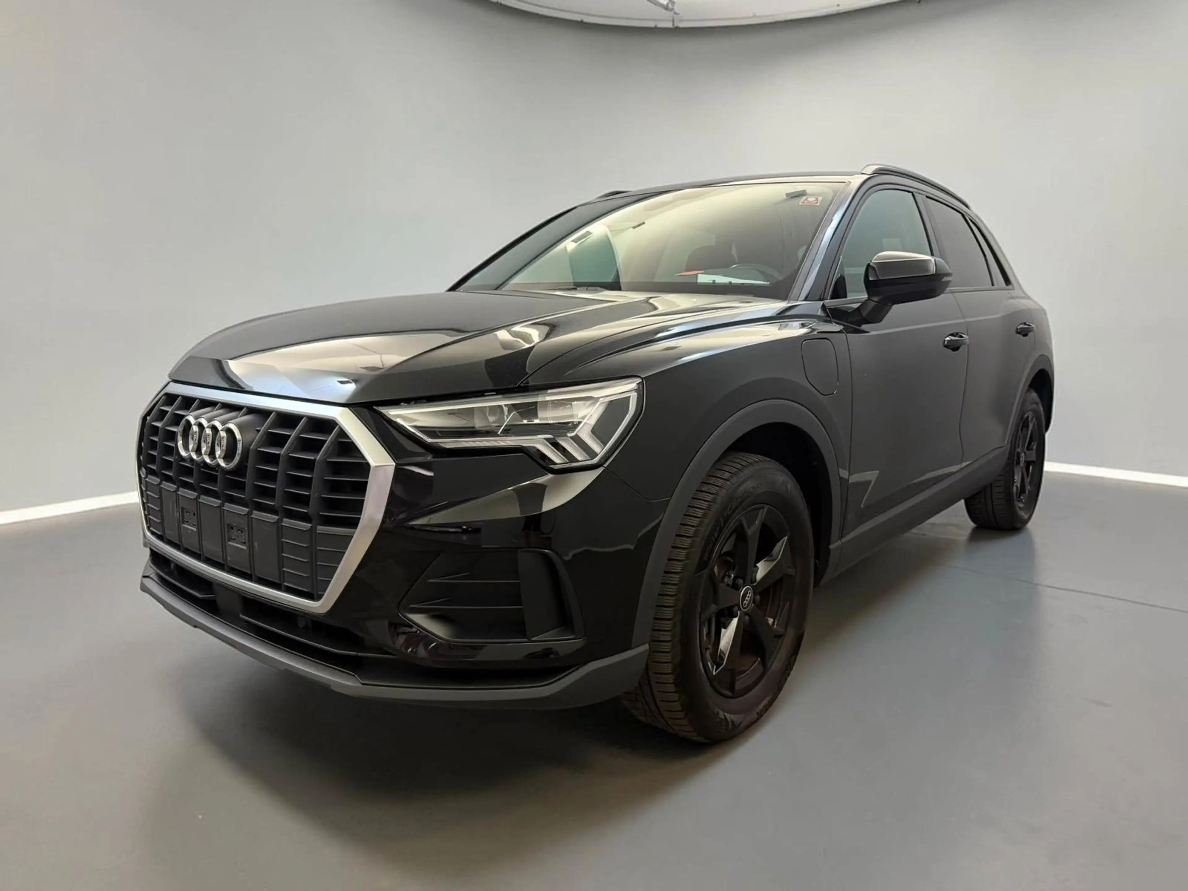 Audi Q3 45 TFSI e S-Line*AHK*MOD 2024*ACC*KAMERA