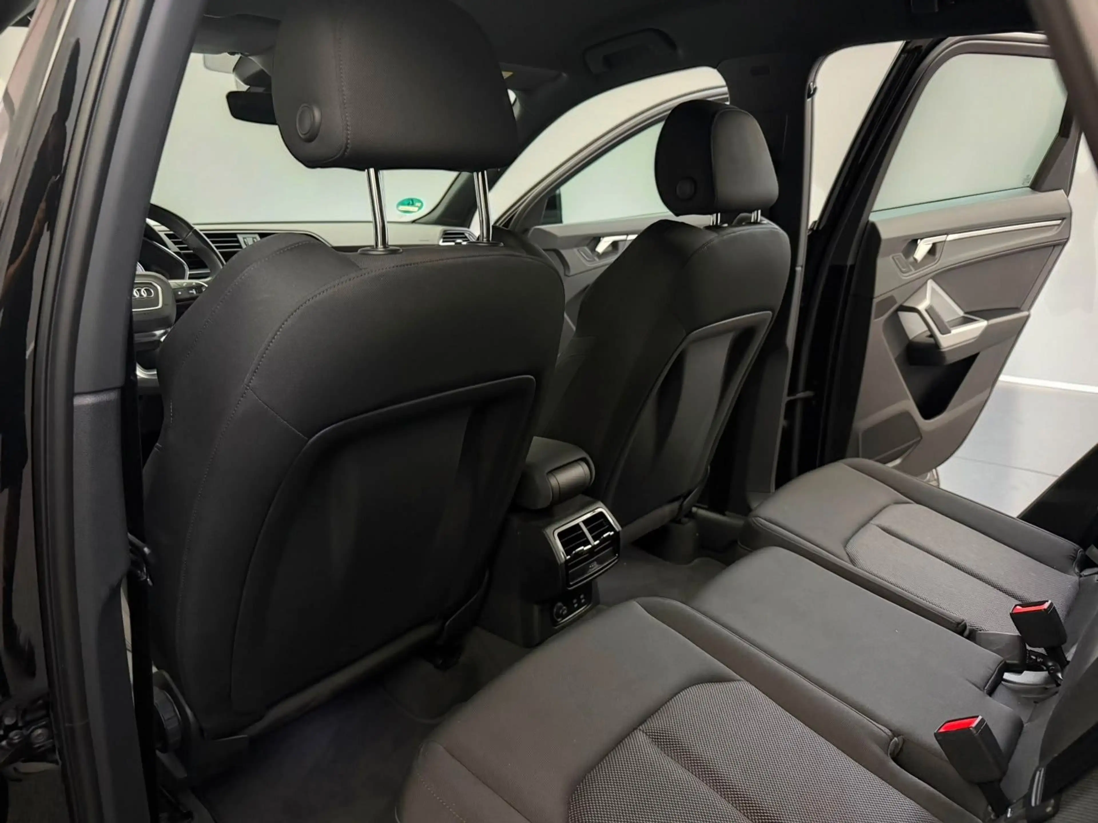 Audi Q3 45 TFSI e S-Line*AHK*MOD 2024*ACC*KAMERA — photo 13