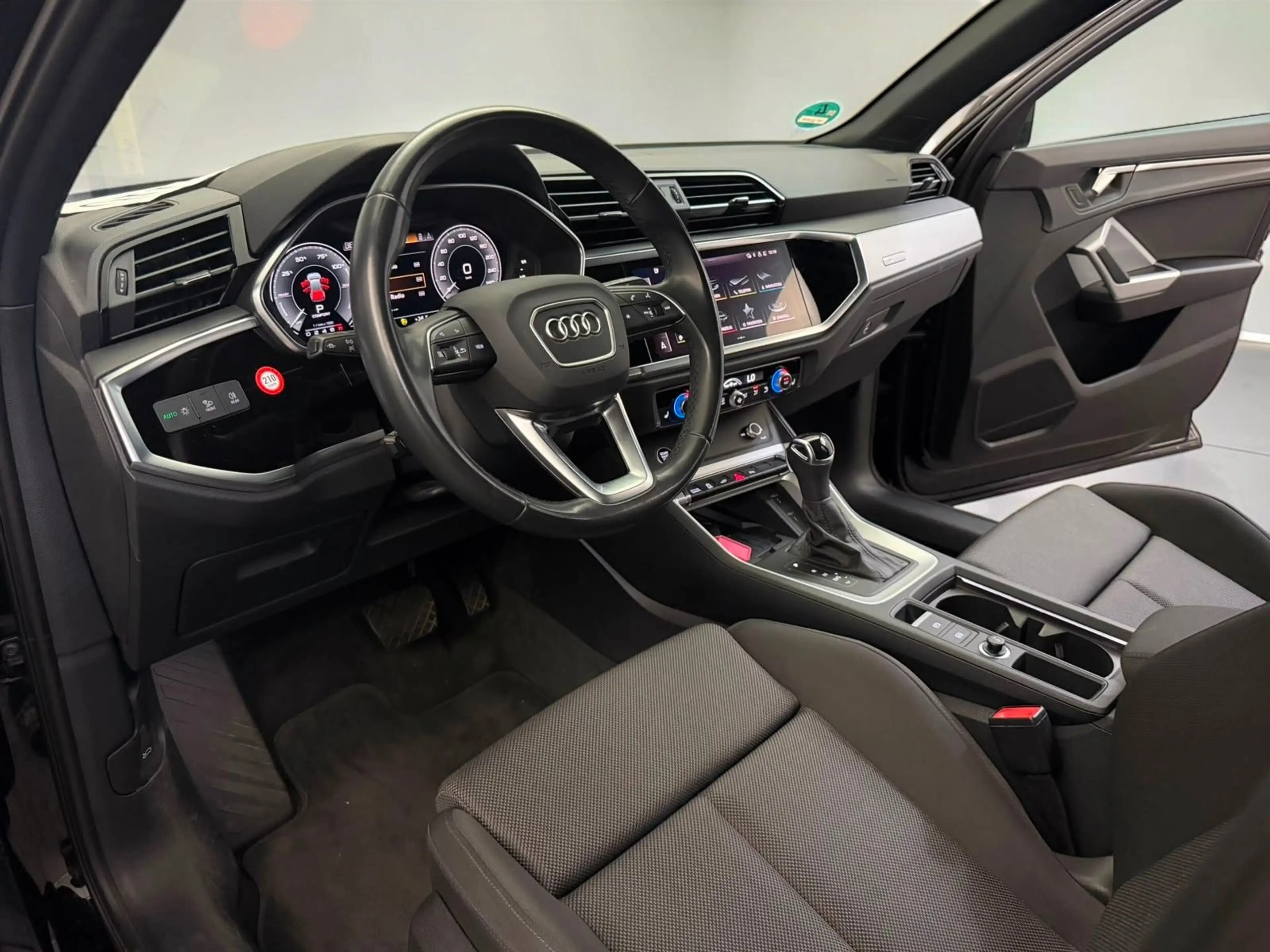 Audi Q3 45 TFSI e S-Line*AHK*MOD 2024*ACC*KAMERA — photo 10