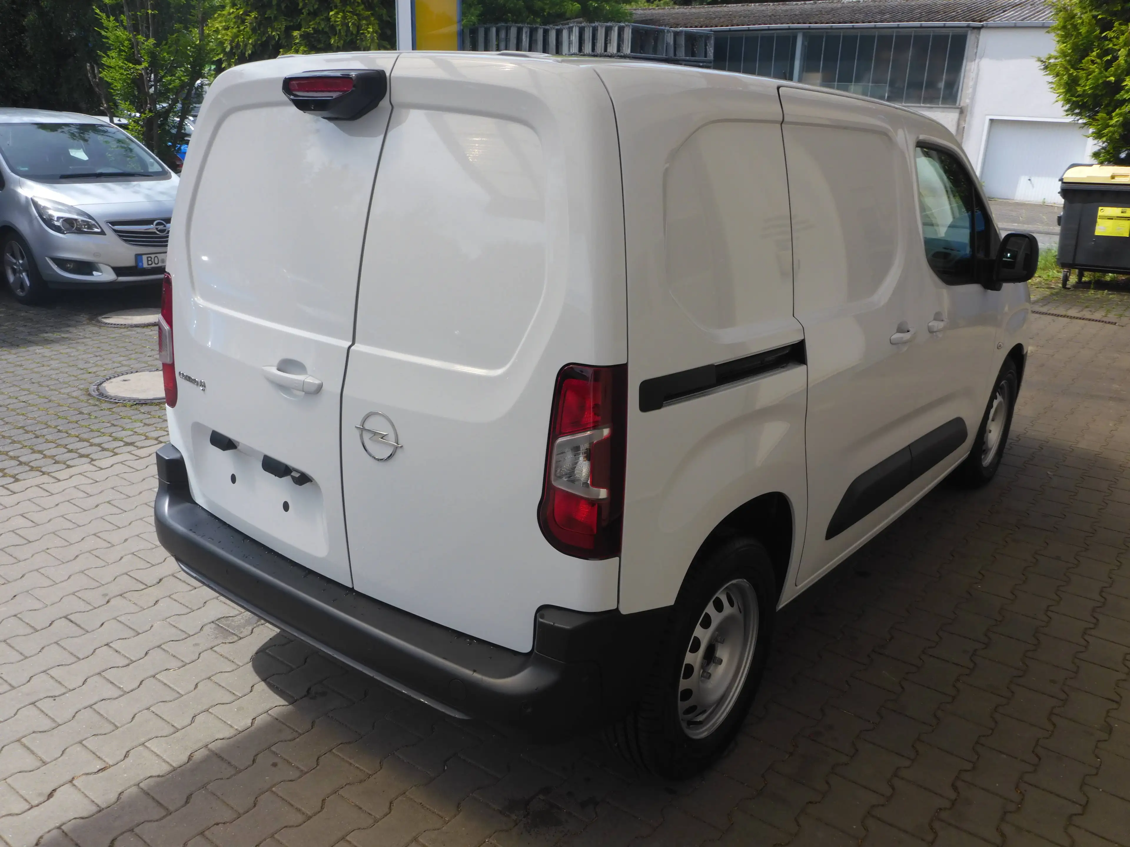 Opel Combo-e Combo-e Cargo Electric (50-kWh) L1 — photo 14