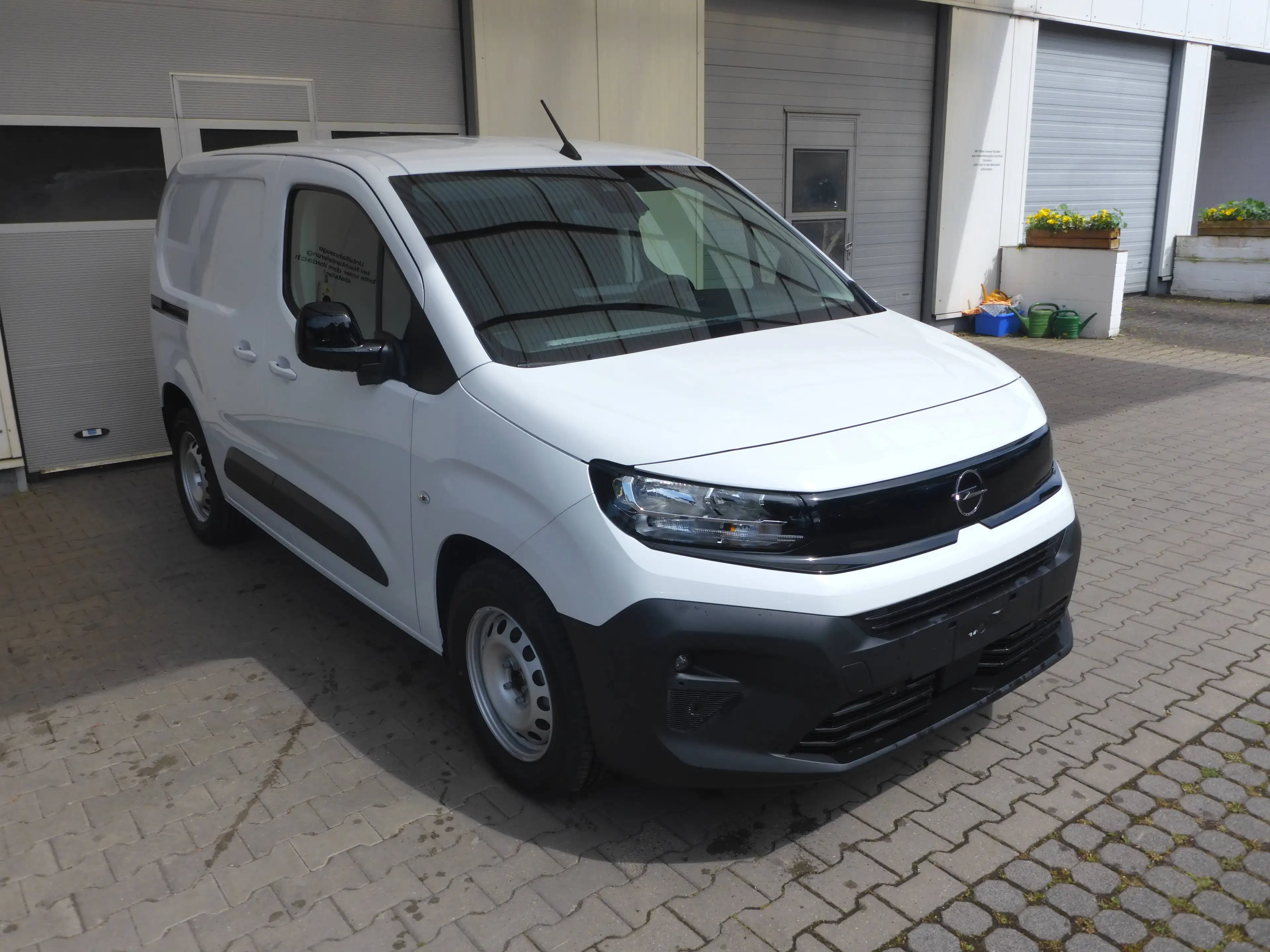 Opel Combo-e Combo-e Cargo Electric (50-kWh) L1 — photo 8