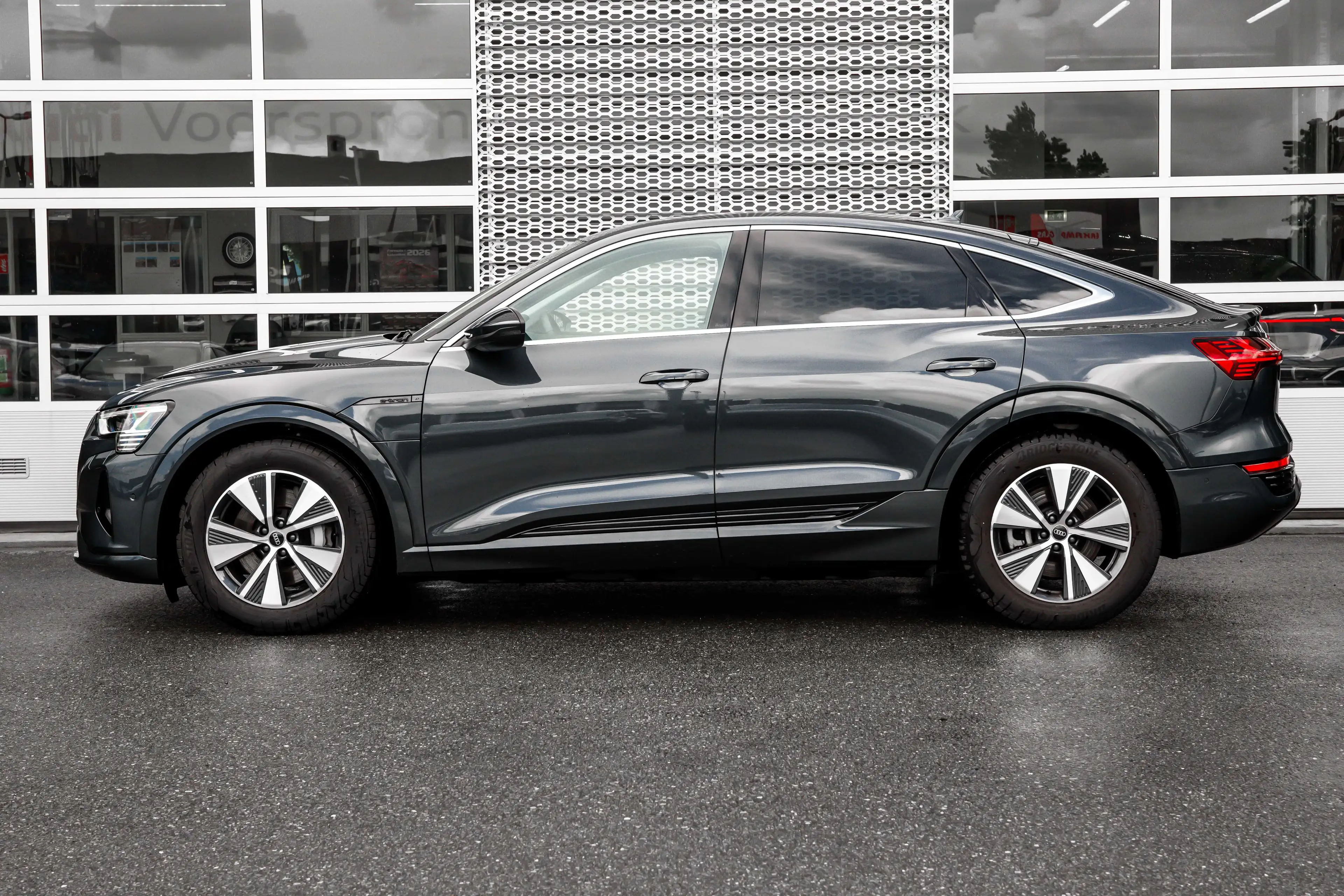 Audi Q8 e-tron Sportback 55 quattro Edition 115 kWh | Achteruitri — photo 5