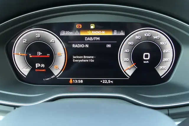 Audi Q5 view 7