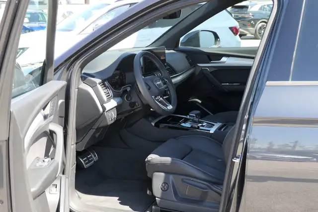 Audi Q5 view 6