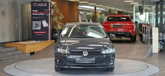 Volkswagen Polo view 2