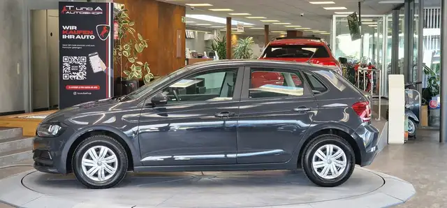 Volkswagen Polo view 4