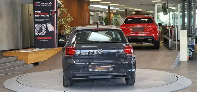 Volkswagen Polo view 8