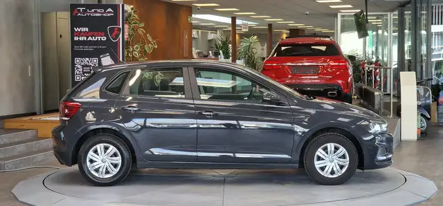 Volkswagen Polo view 5