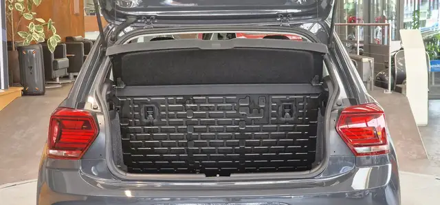 Volkswagen Polo view 9