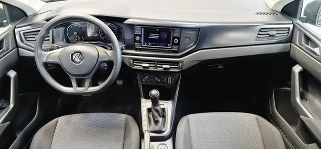 Volkswagen Polo view 10
