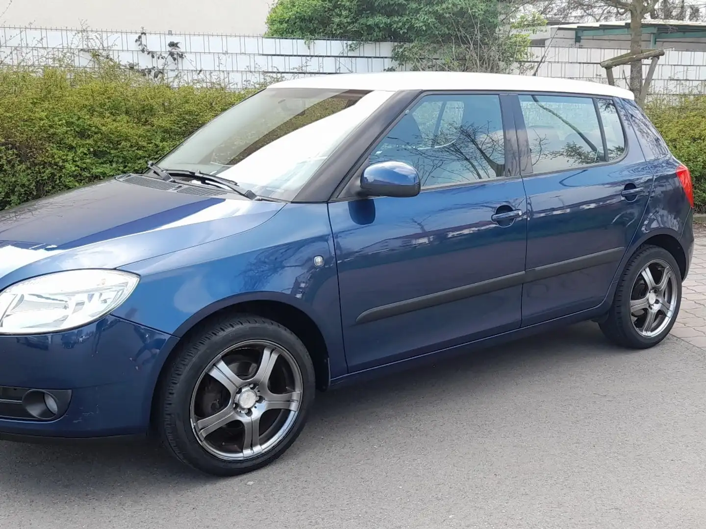 Skoda Fabia 1.6 16V STYLE Edition Niebieski - 2