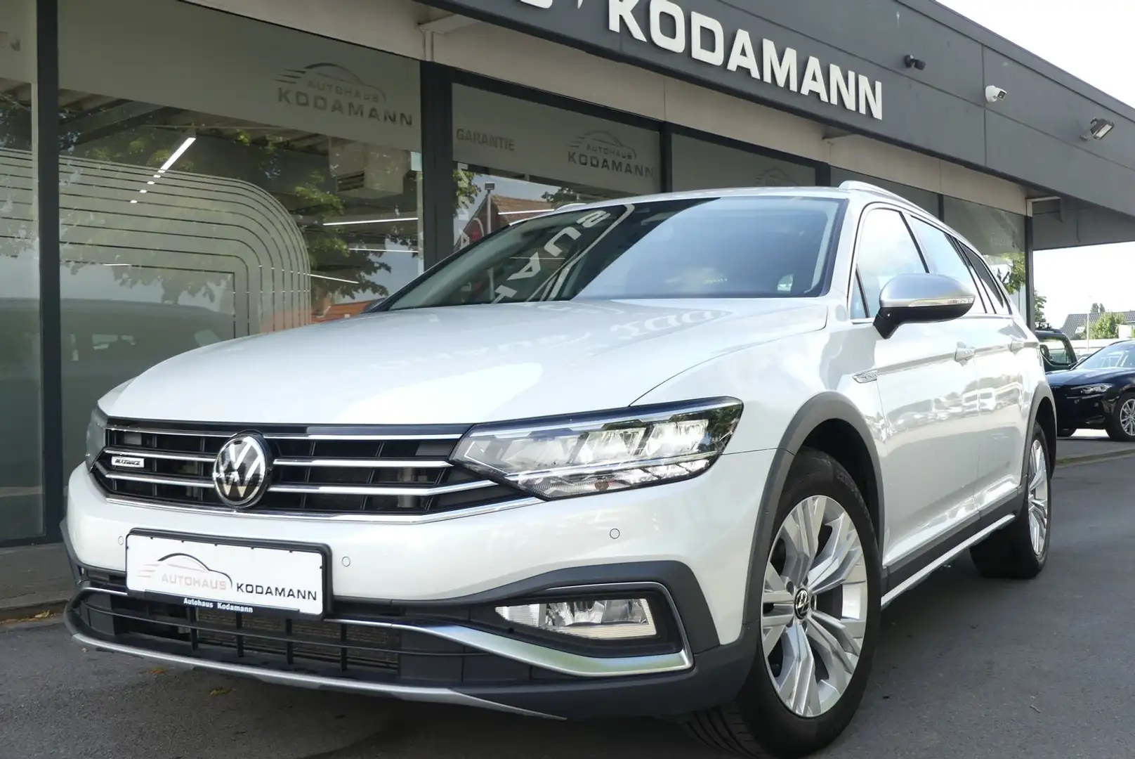 Volkswagen Passat Alltrack 4Motion 2.0TDI*4xSHZ*Pano*AHK* Blanc - 1