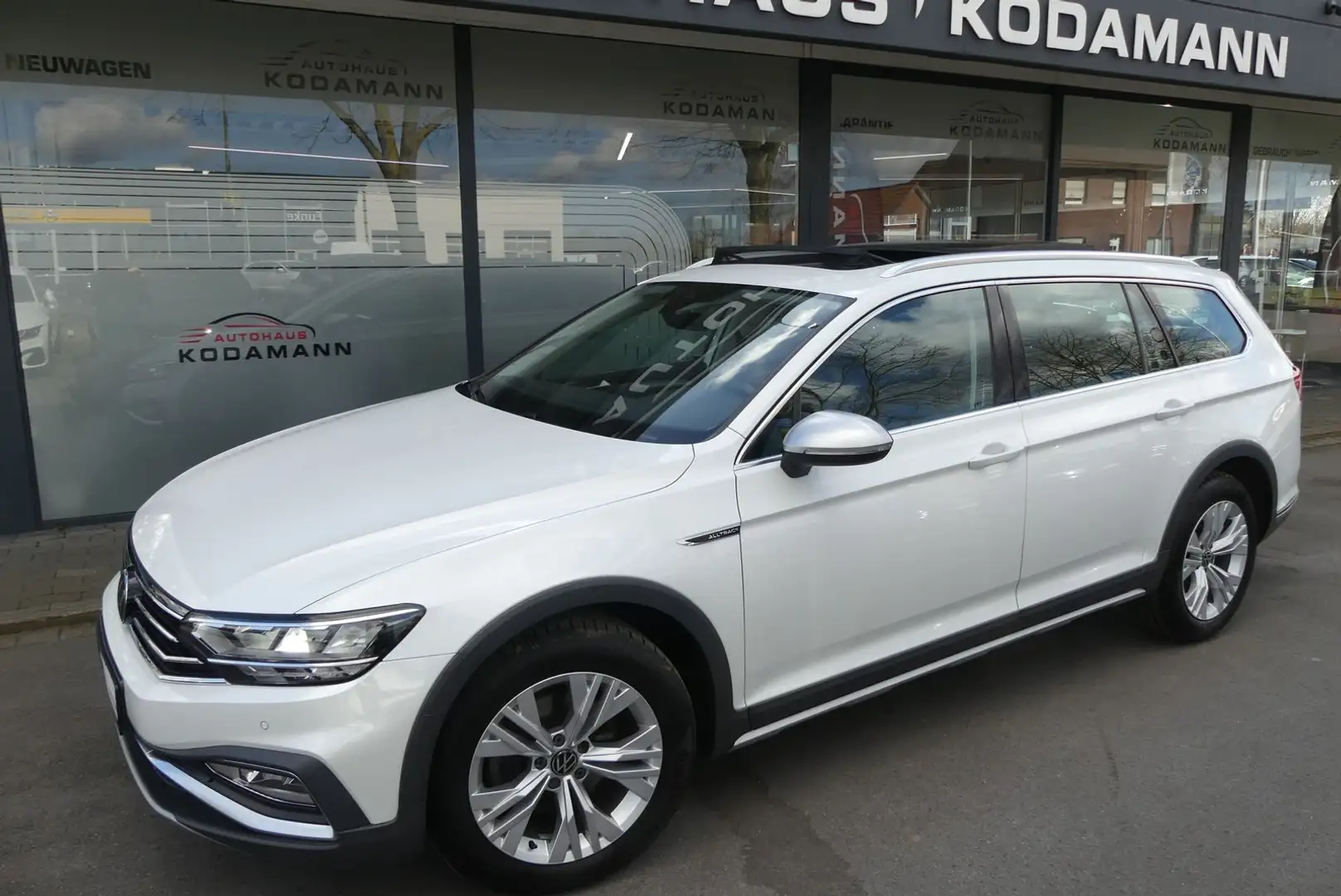 Volkswagen Passat Alltrack 4Motion 2.0TDI*4xSHZ*Pano*AHK* Blanc - 2