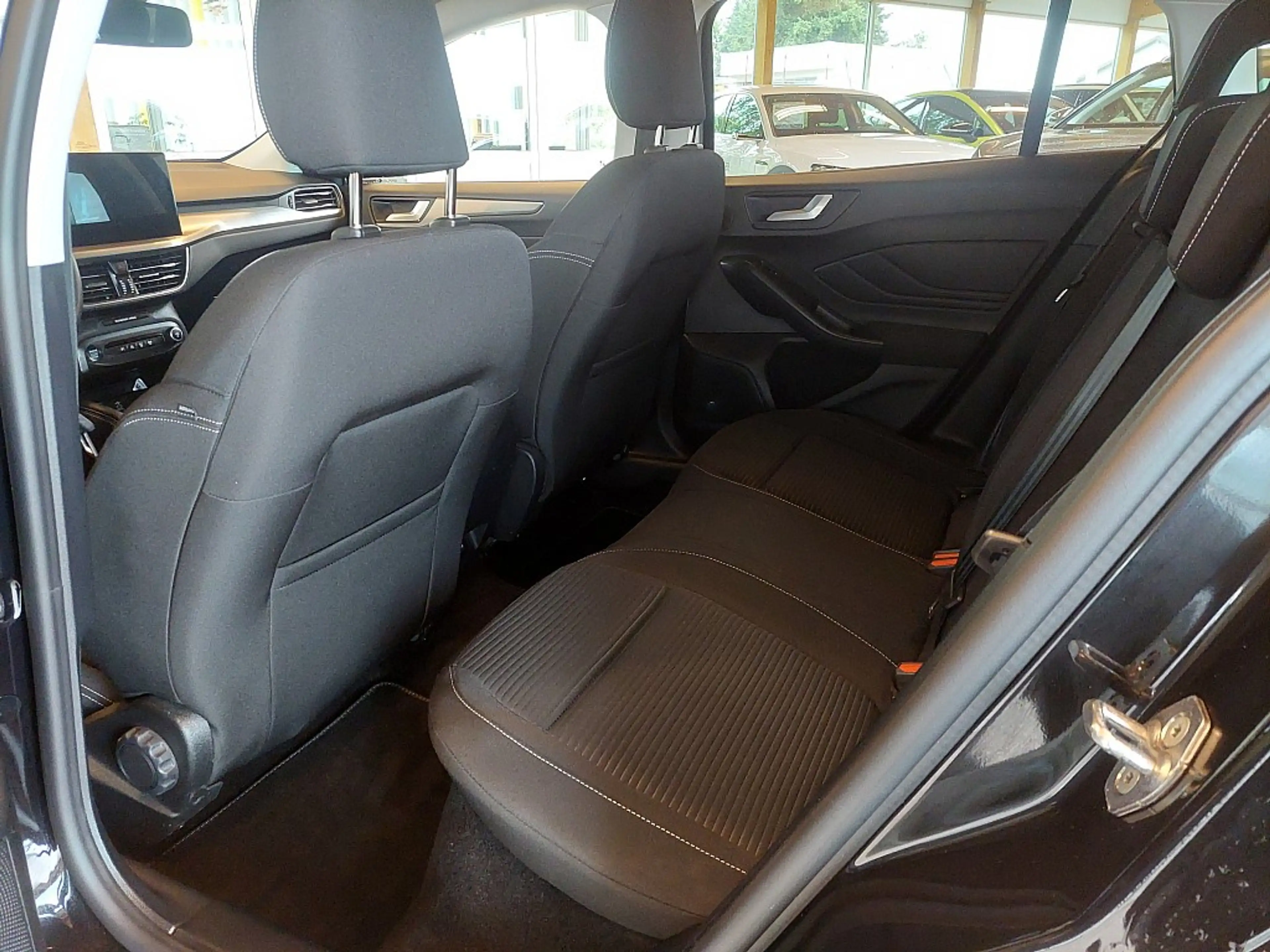 Ford Focus Turnier 1,5 EcoBlue Titanium X Aut. — photo 9