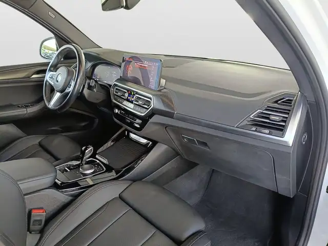 BMW X3 view 10