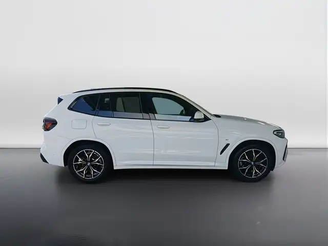 BMW X3 view 3