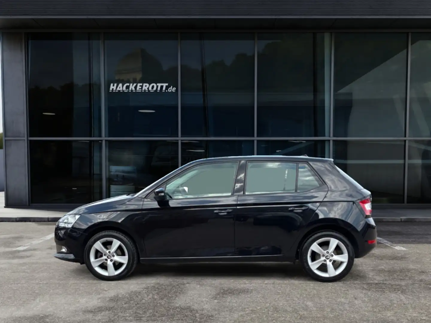 Skoda Fabia 1.0 MPI Cool Plus Shzg. PDC hinten Klima Bluetooth Zwart - 2