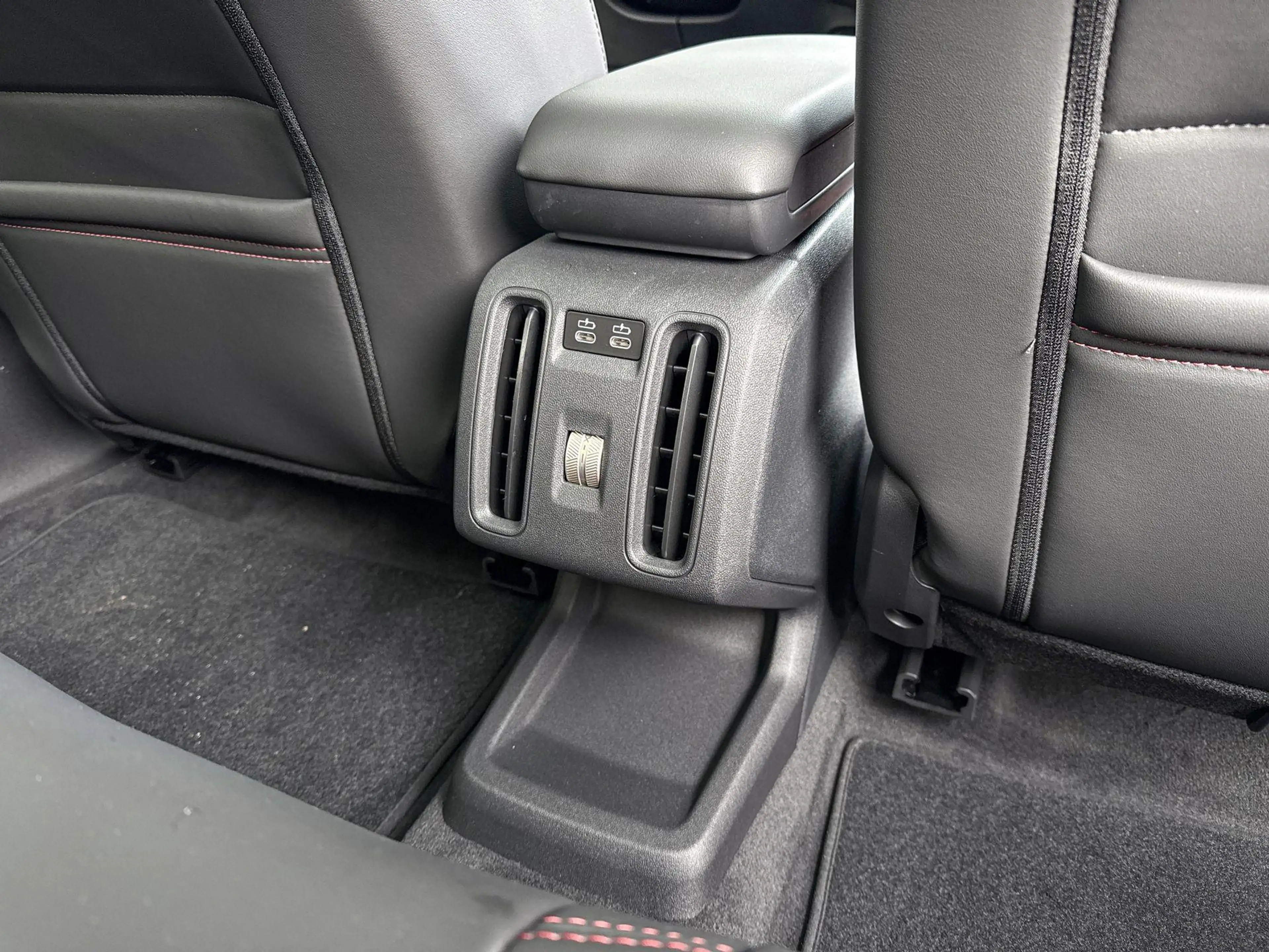 MINI John Cooper Works Countryman Electric E L 66.5 kWh — photo 10