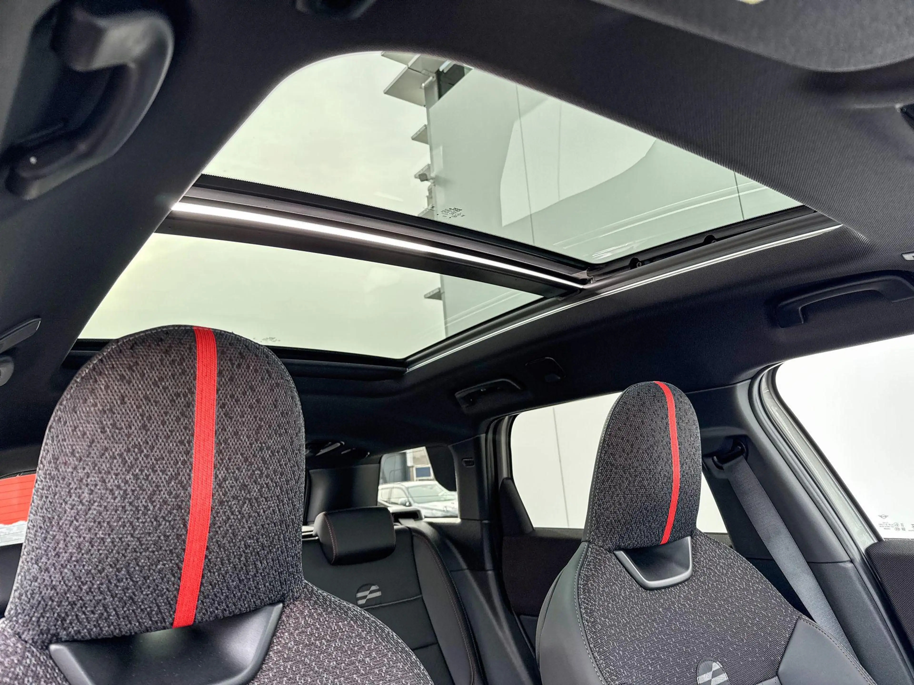 MINI John Cooper Works Countryman Electric E L 66.5 kWh — photo 7