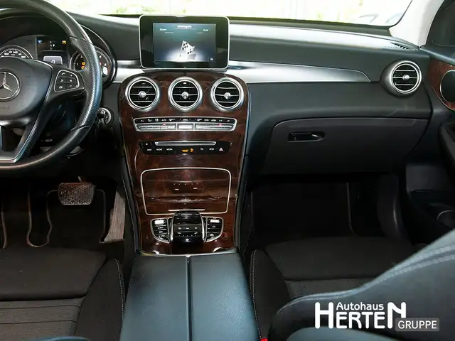 Mercedes-Benz GLC view 10