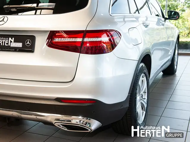 Mercedes-Benz GLC view 14